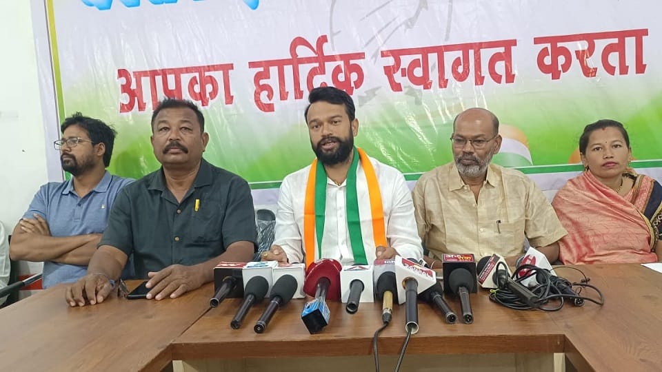 Congress said Bastar Development Authority meeting at picnic spot in Jagdalpur