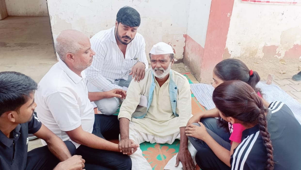 Taekwondo player murder case Demanding resignation of Sports Minister farmer leaders hunger strike