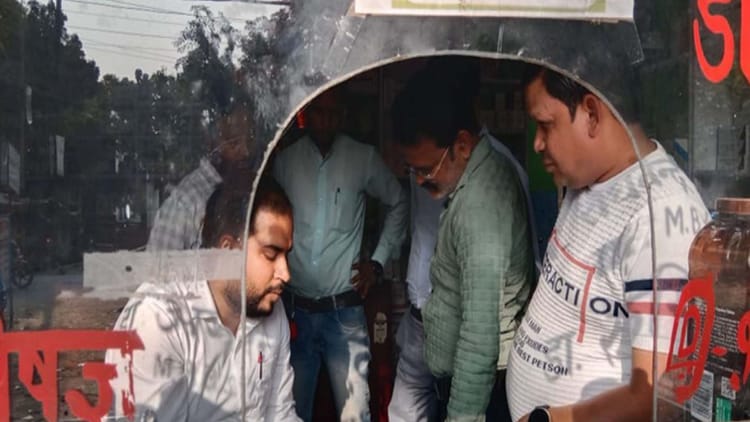 यूपी – मरीजों से खुलेआम लूट: निजी अस्पताल में चार गुना ज्यादा कीमत पर बिकते मिले इंजेक्शन – INA