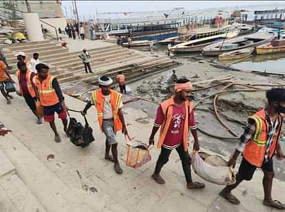 Dev Deepawali in Varanasi 1260 sanitation workers deployed for cleaning