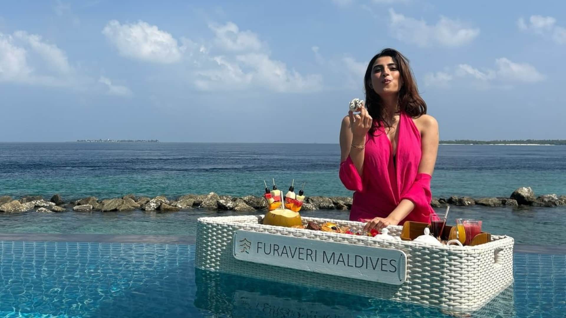 Ibrahim Ali khan Palak Tiwari dating news on Social Media by Fans Both shared pictures from Maldives