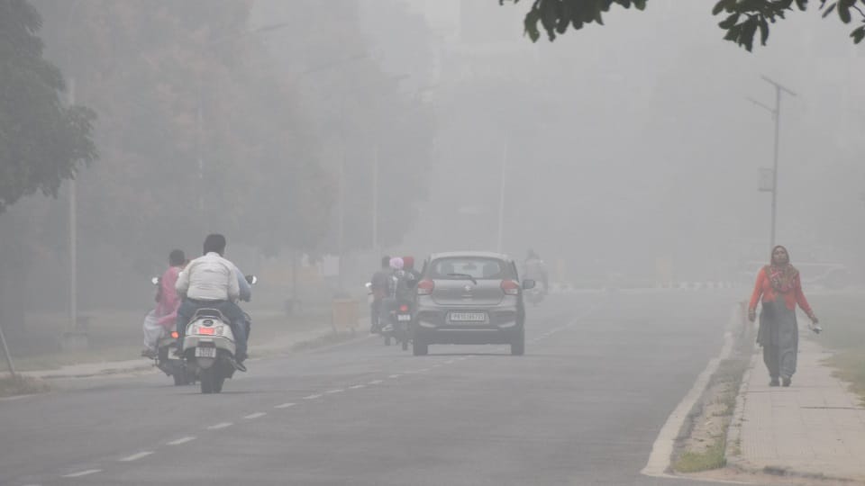Fog in Punjab Flights cancelled, trains speed reduced