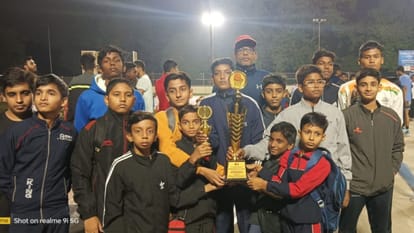Sports Banaras Young Club decorated five national players hockey defeated Varanasi Club three goals