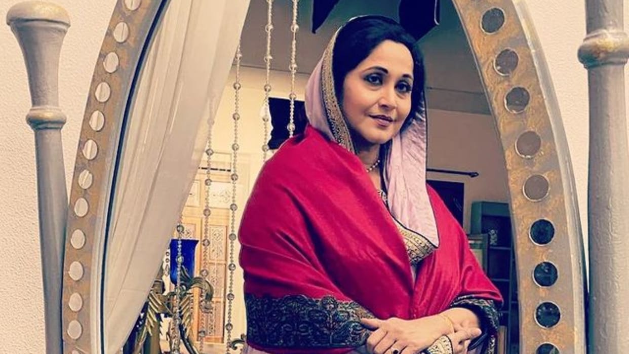 Senior Actress Nishigandha Wad Got Injured During The Shooting of Serial Suman Indori She Is Out of Danger