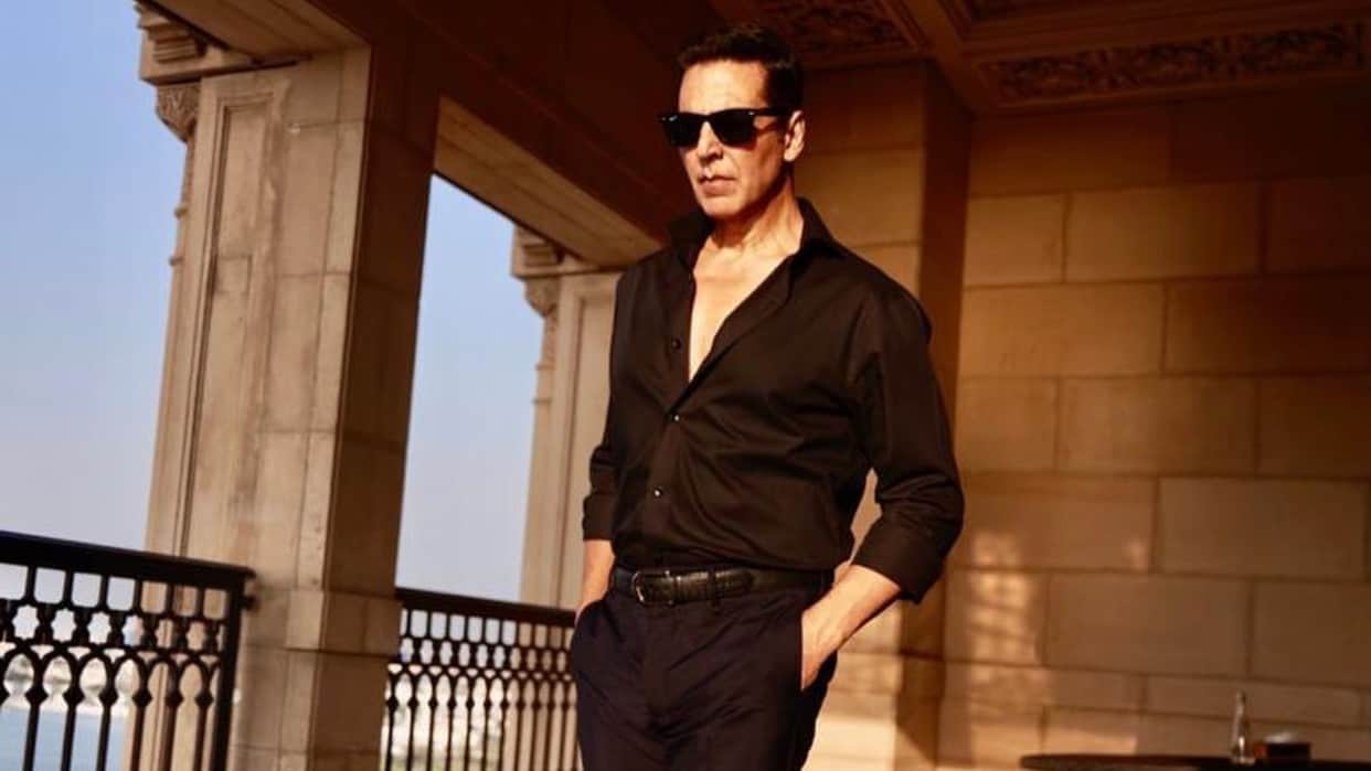 Akshay Kumar was seen at the airport with his family heading to an unknown destination For New Year 2025