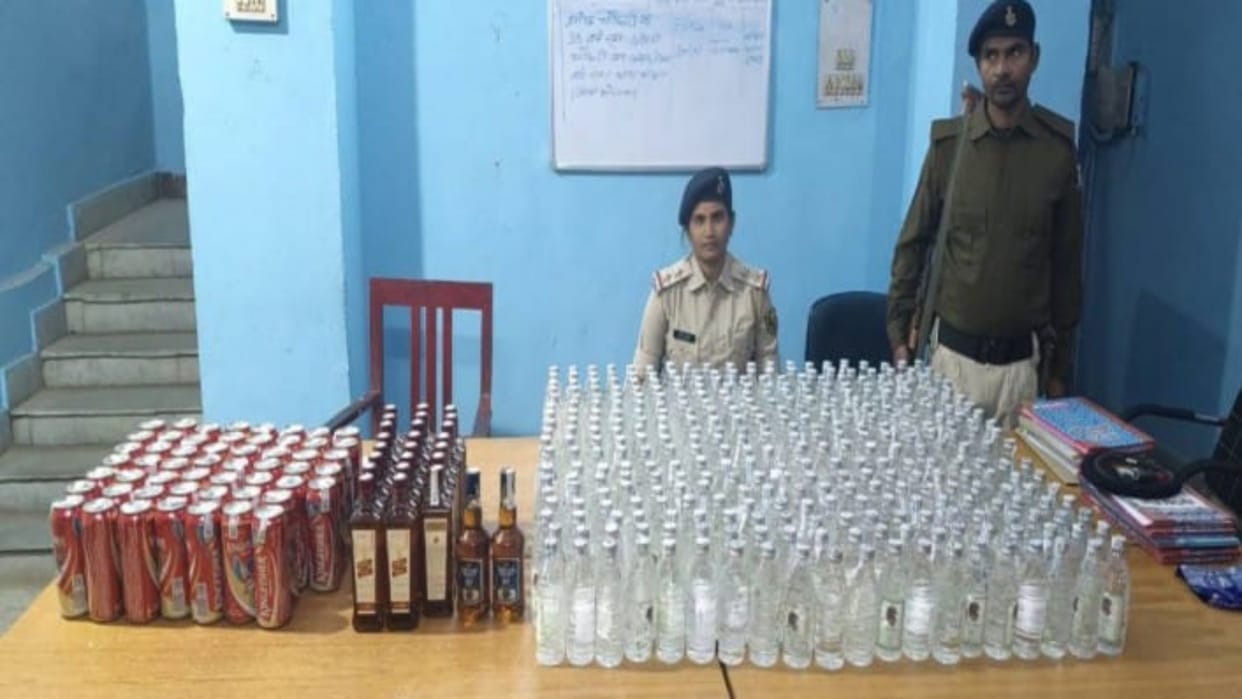 Aurangabad News: Illegal liquor mafias attacked police, two policemen including SI injured
