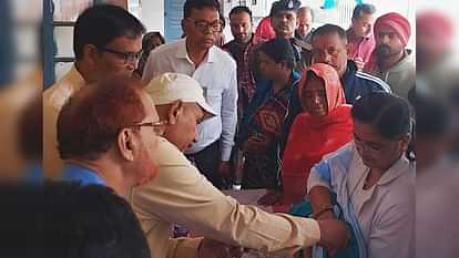 Bihar News: सीतामढ़ी में 5.90 लाख बच्चों को मिलेगी ‘दो बूंद जिंदगी की’, पांच दिवसीय पल्स पोलियो अभियान शुरू Bihar News: 5.90 lakh children will get Do Boond Jindagi Ki in Sitamarhi, 5 day pulse polio campaign started