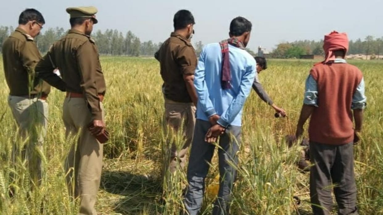 Bihar News: Body of an unknown girl found in paddy field on Kishanganj border, suspicion of murder after rape