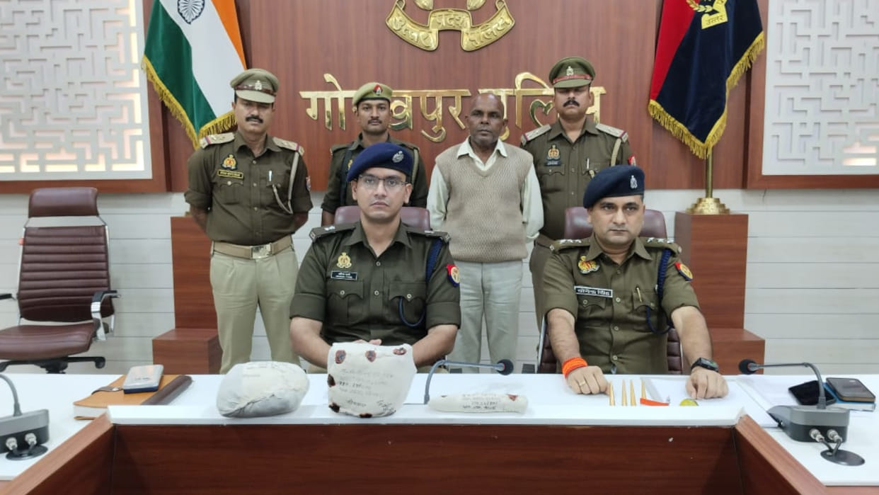 In Gorakhpur, Fed up with habit of his drug addict son, father killed him.