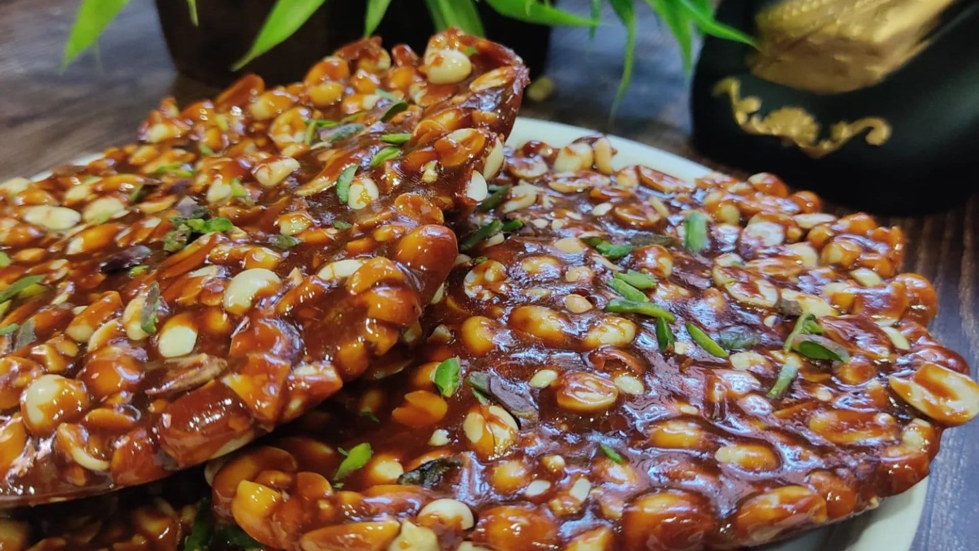 Gud Ki Chikki Recipe in hindi how to make Gud Ki Chikki