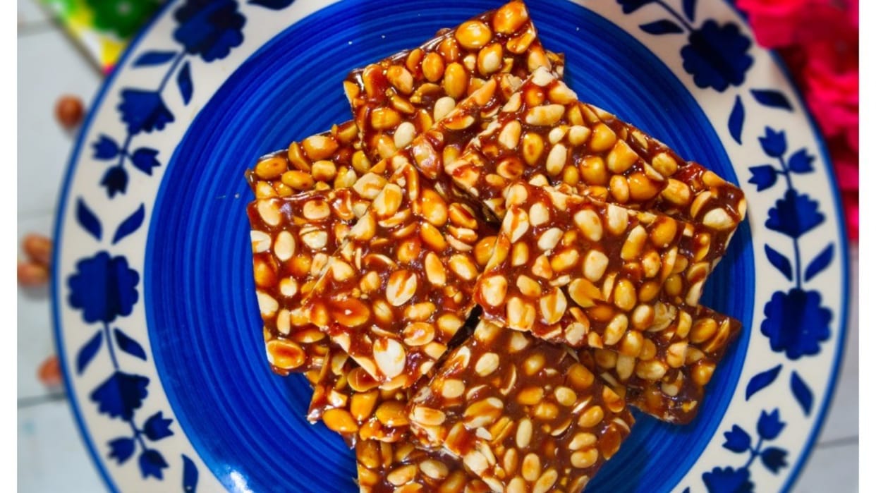 Gud Ki Chikki Recipe in hindi how to make Gud Ki Chikki
