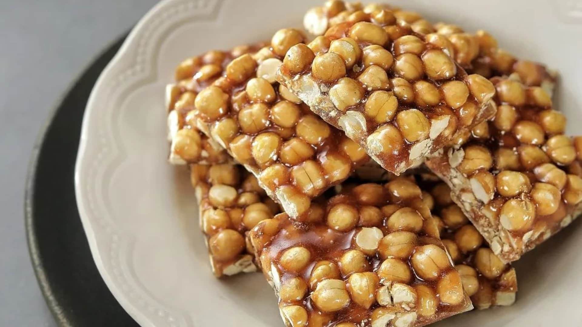 Makar Sankranti 2026 special gud mungfali gajak patti recipe in hindi to try at home