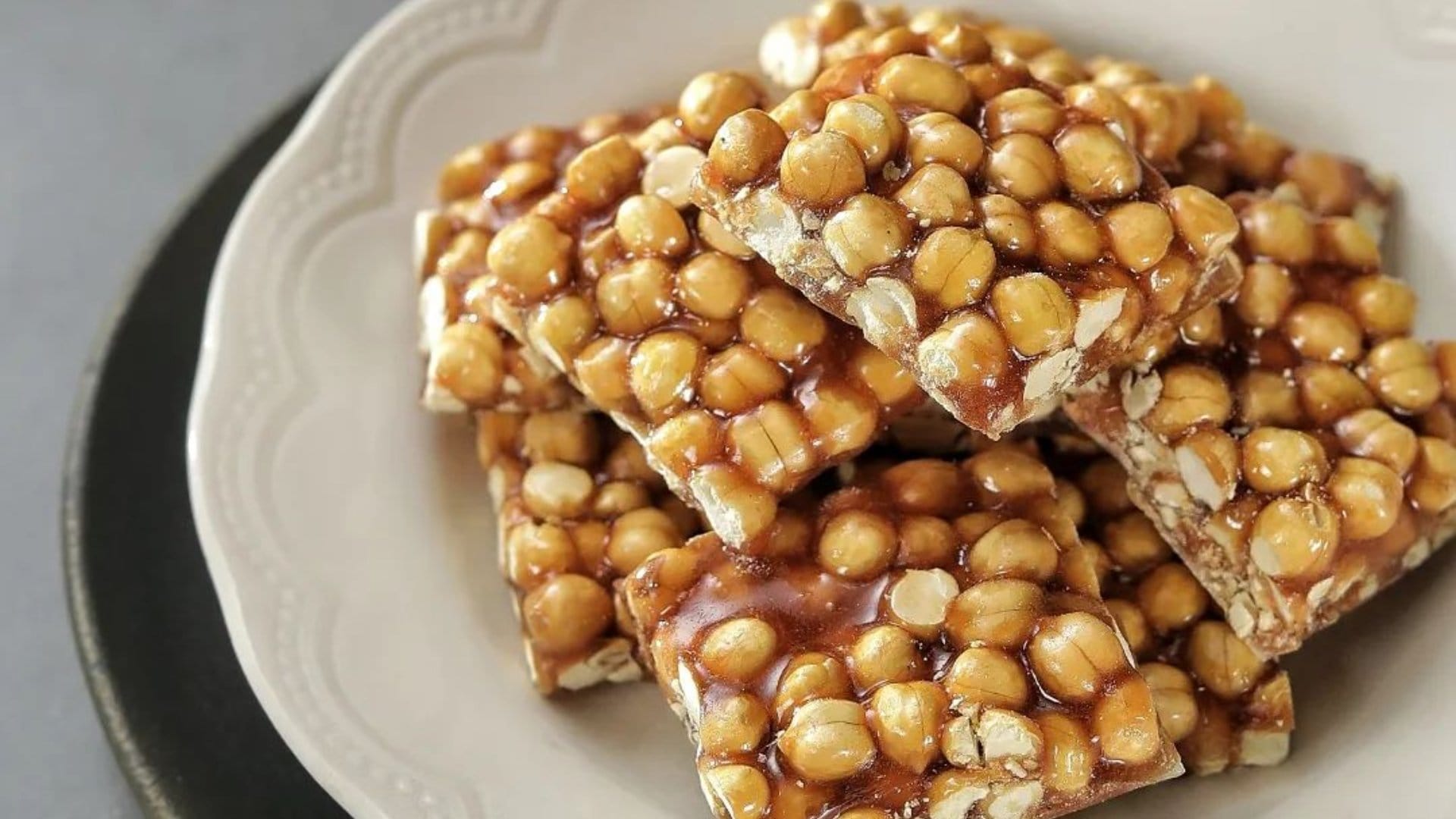 Gud Ki Chikki Recipe in hindi how to make Gud Ki Chikki