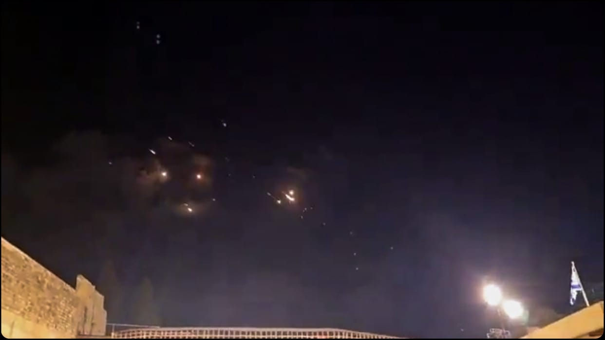 Israeli strikes kill 12 in Gaza, arrests are made over flares fired at pm Netanyahu’s home, news in hindi