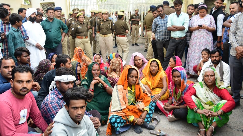 Jhansi Medical College Fire Case only screams were heard in medical college Amidst the atmosphere of despair