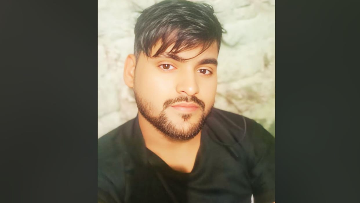 young man died in road accident due to collision between pickup and bike in jaunpur