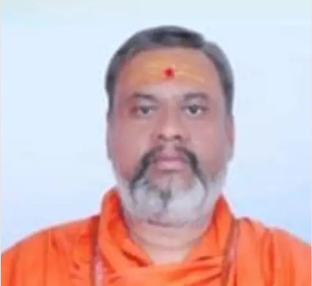 Indore: Indore's saint Satyaprakashanand Giri dies in a road accident near Nashik.