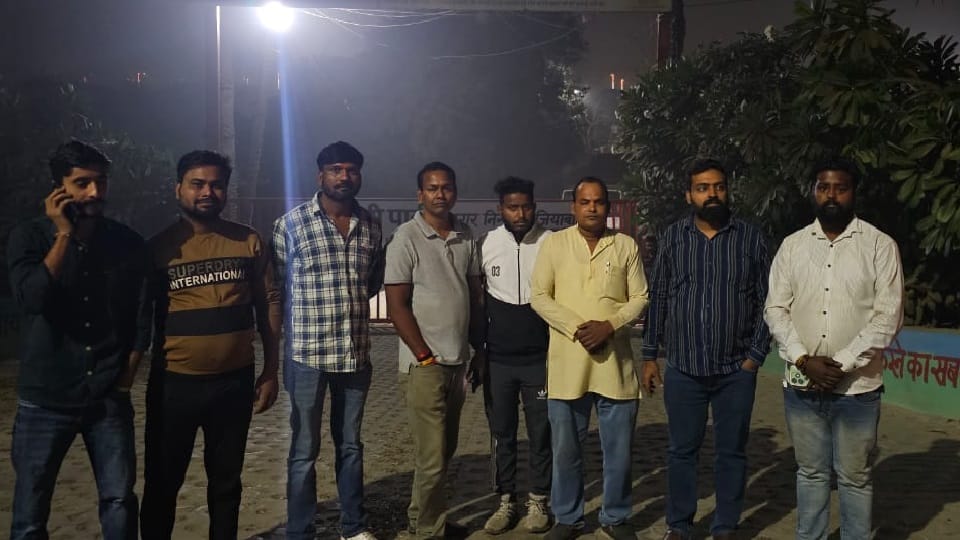 Allegation of selling dead cattle in cow shed in Ghaziabad