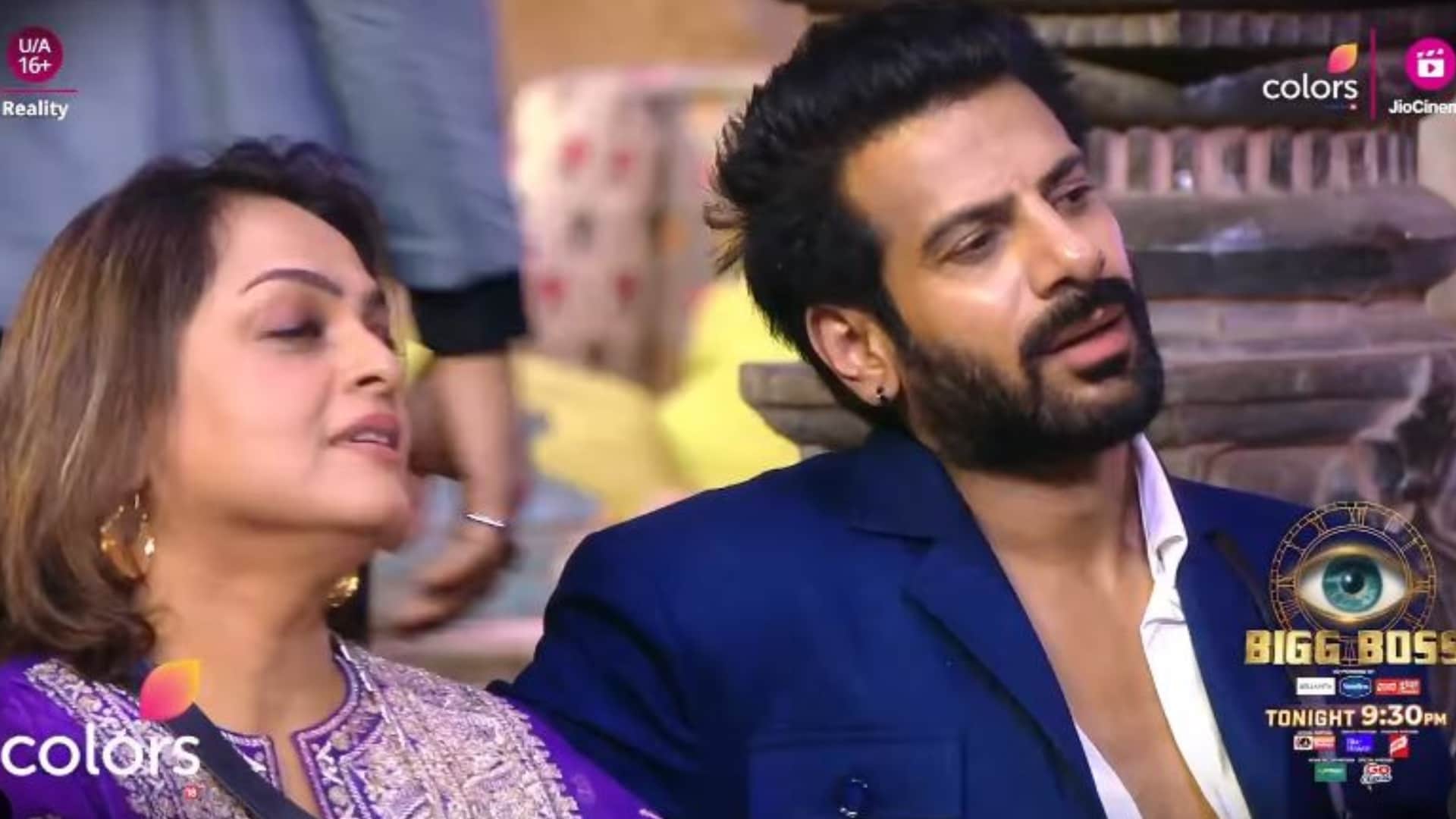 Bigg Boss 18 Karan Veer Mehra confesses having feelings for Chum Darang said I like her a lot as per report