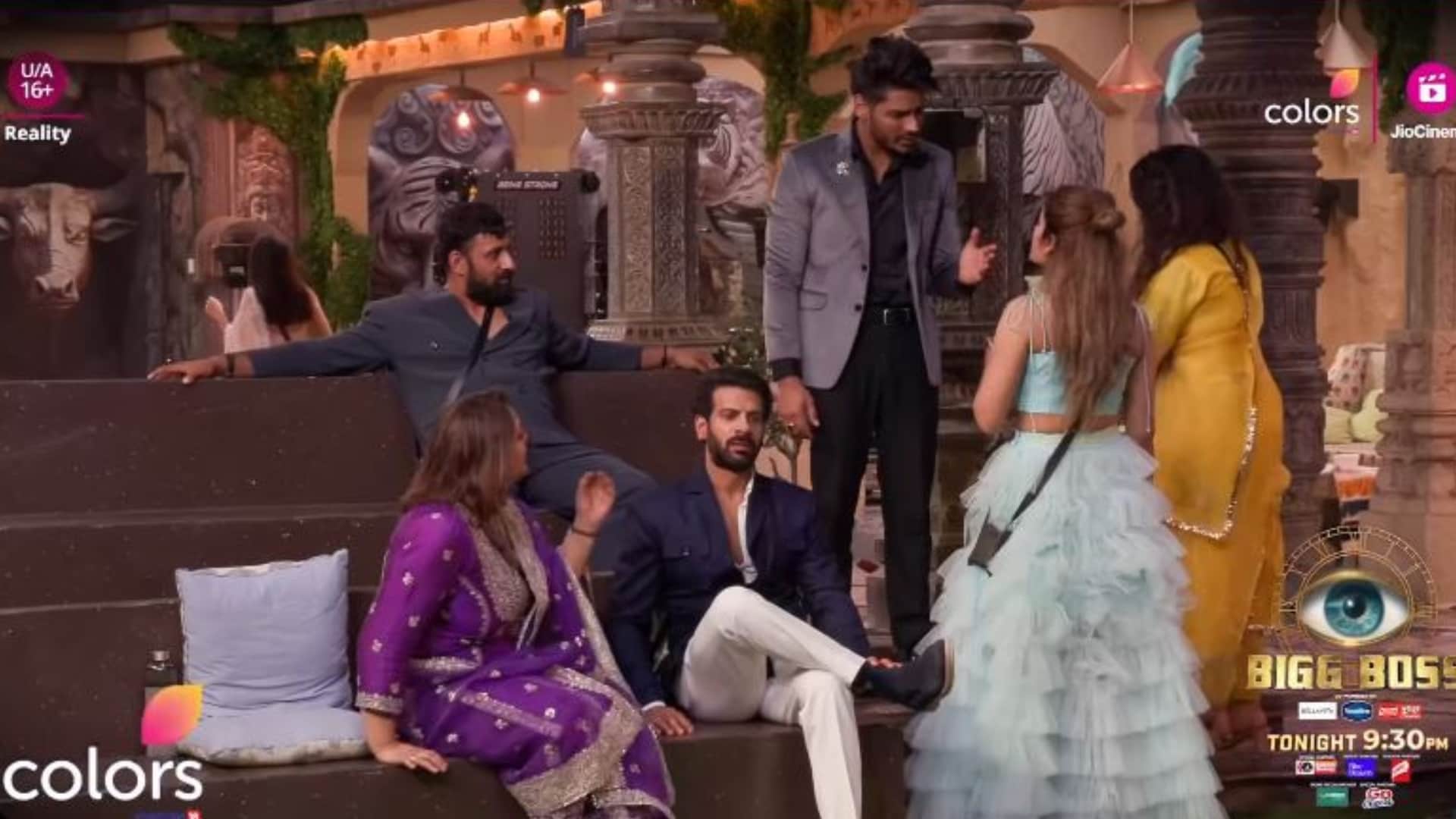 Bigg Boss 18 Karan Veer Mehra confesses having feelings for Chum Darang said I like her a lot as per report