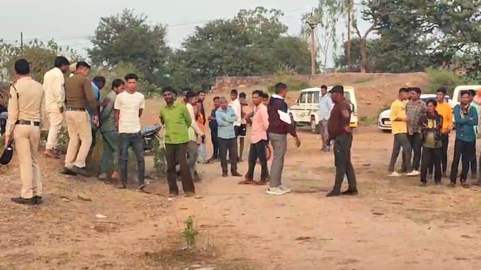 Dead body of woman found floating in pond in Balodabazar