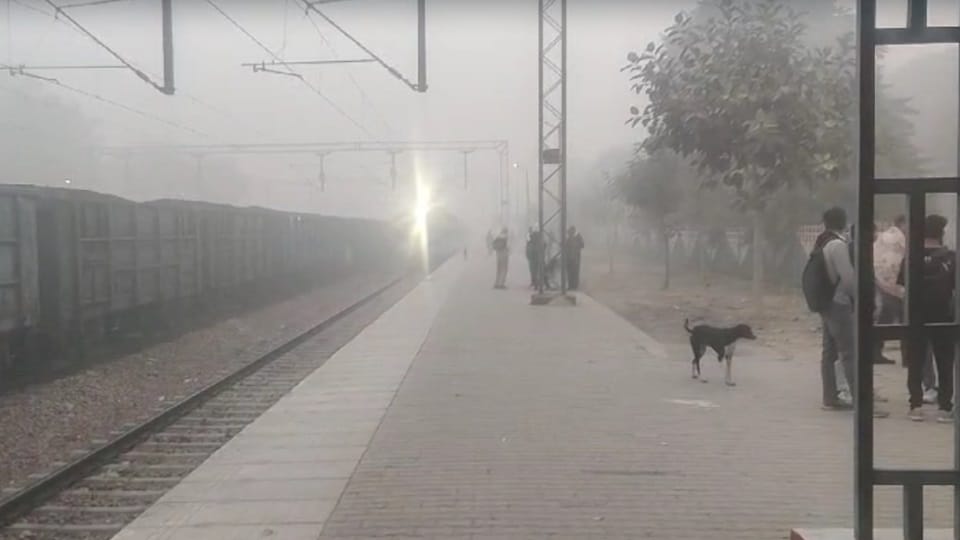 Delhi Superfast cancelled due to smog, trains running late by hours