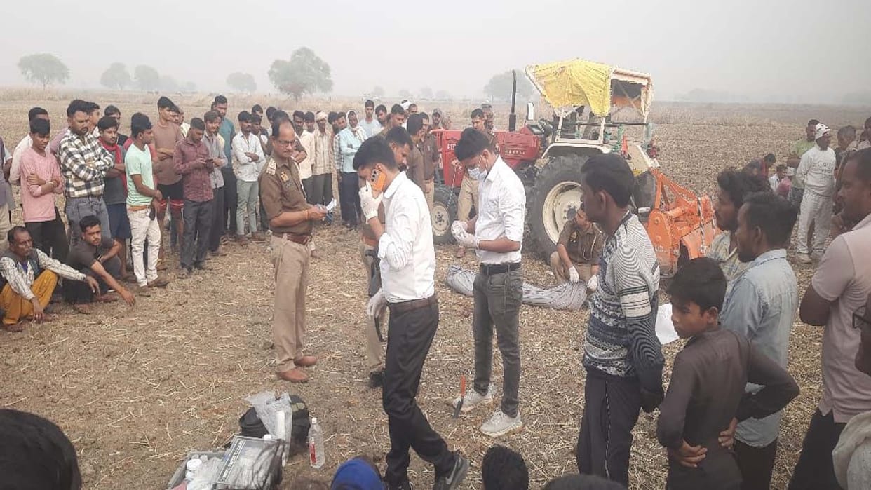 Jalaun: Young man fell down while driving tractor, cut by rotavator, death