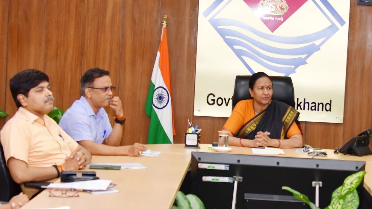 Uttarakhand  many secretaries were missing from Review meeting CS reprimanded them