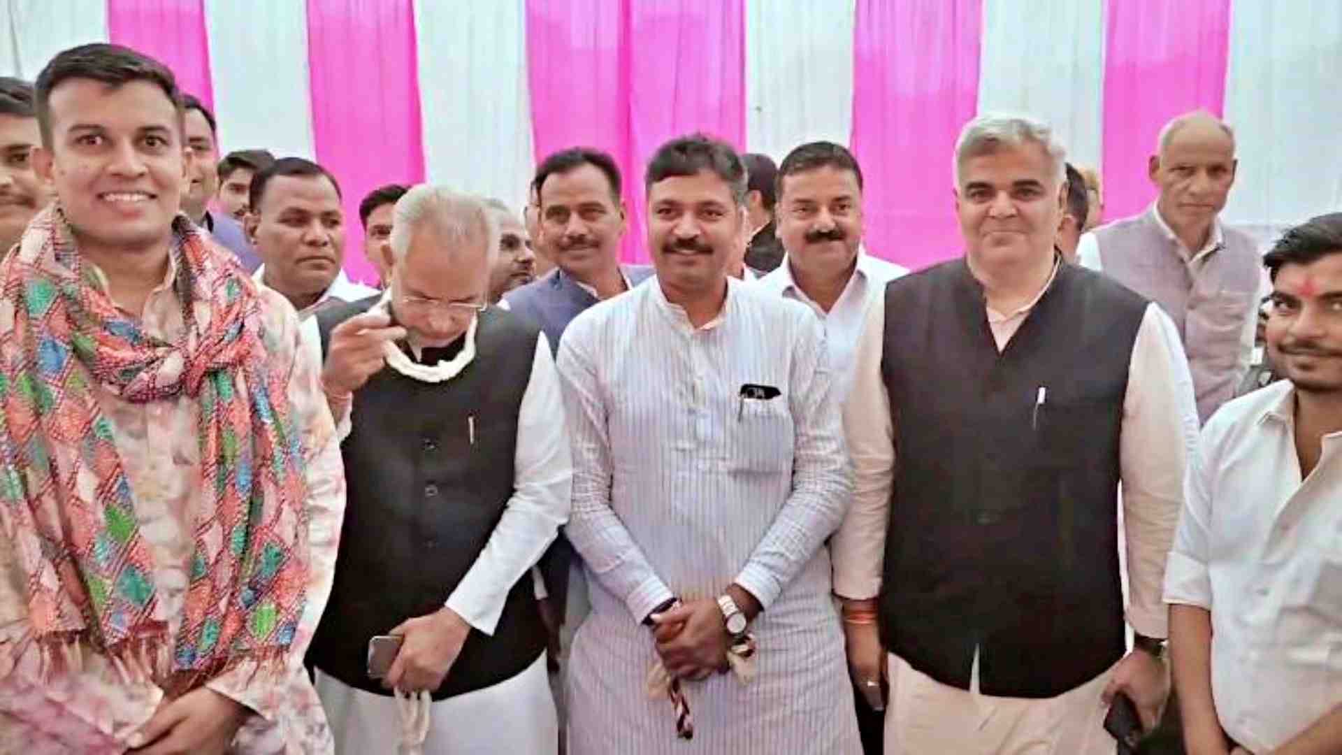 नेता प्रतिपक्ष टीकाराम जूली।