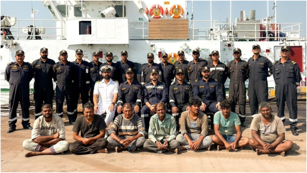 Indian Coast Guard clashed with Pakistani ship that came to catch fishermen, chased for two hours