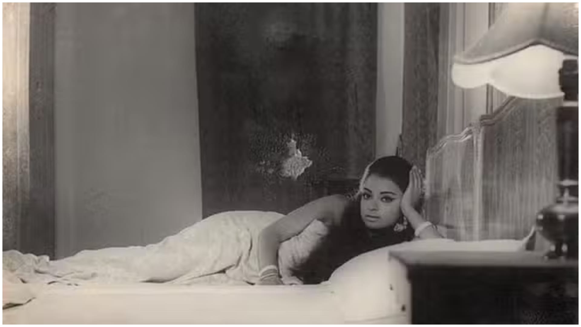 Popular 70s actress Rehana Sultan Birthday know about her life story and how she got famous by bold character
