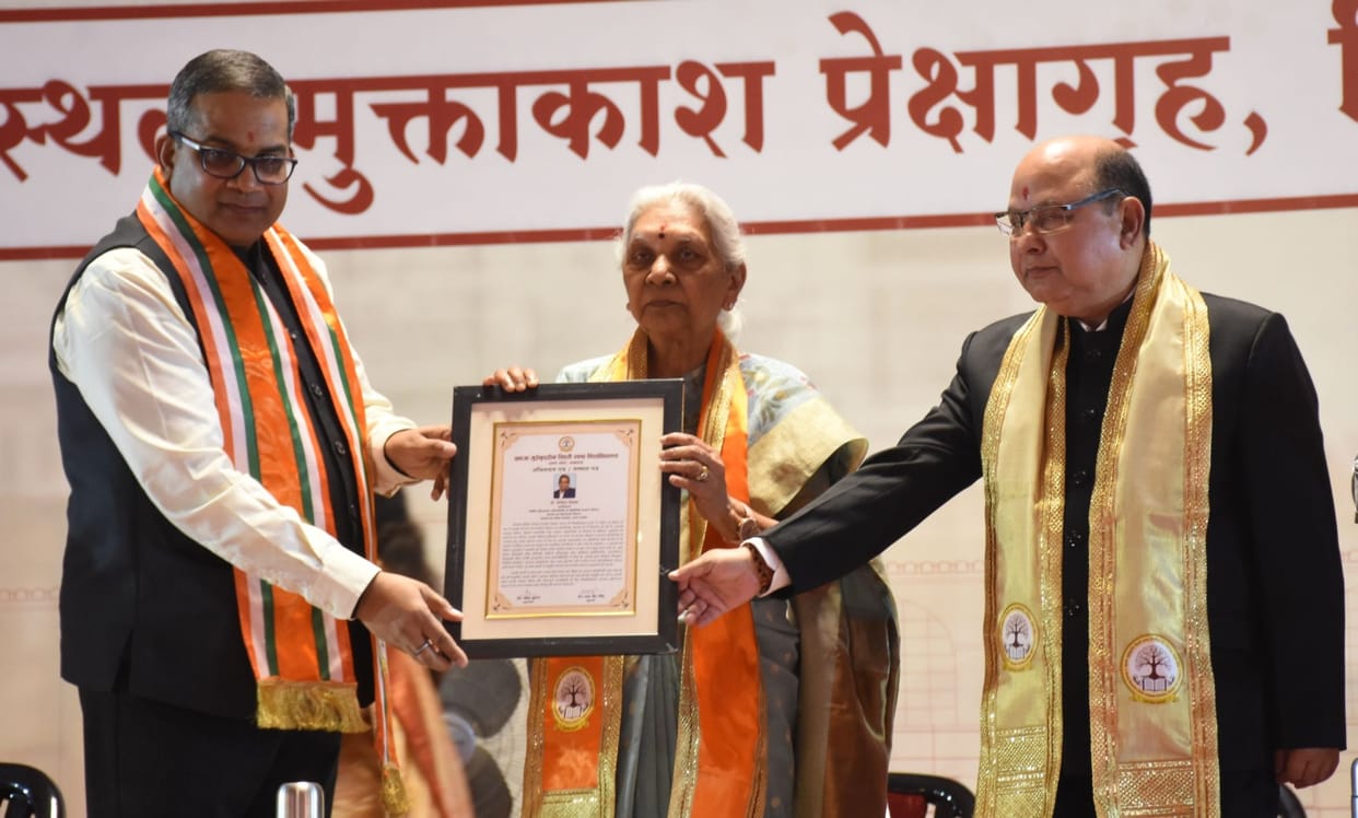 Convocation ceremony: Anandiben Patel said, education liberates one from bondage, teachers should create such