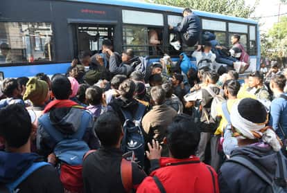 सेना भर्ती के लिए पहुंची युवाओं की भीड़