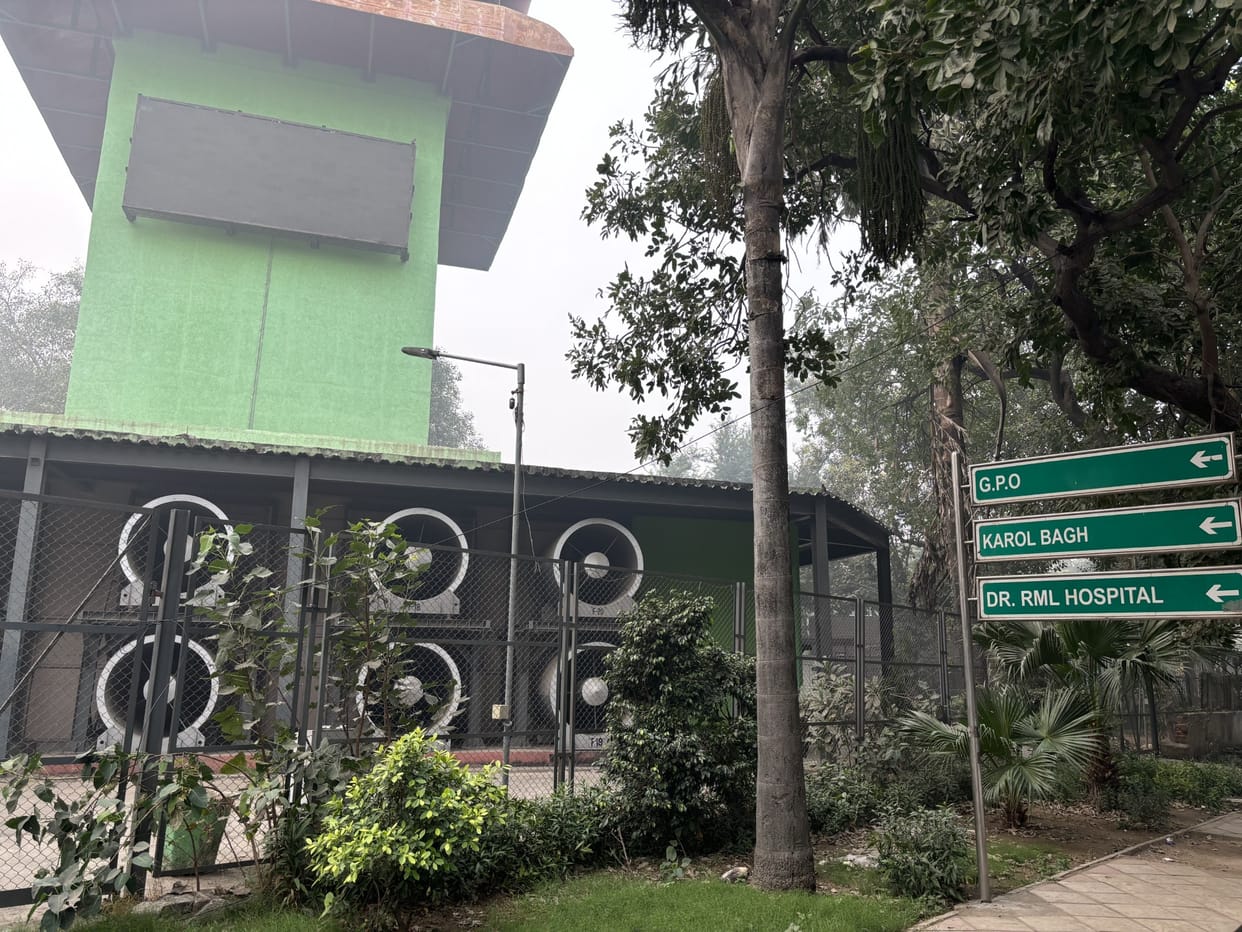 Delhi Air Pollution: Amidst the poisonous air of Delhi, a smog tower worth Rs 23 crore is gathering dust