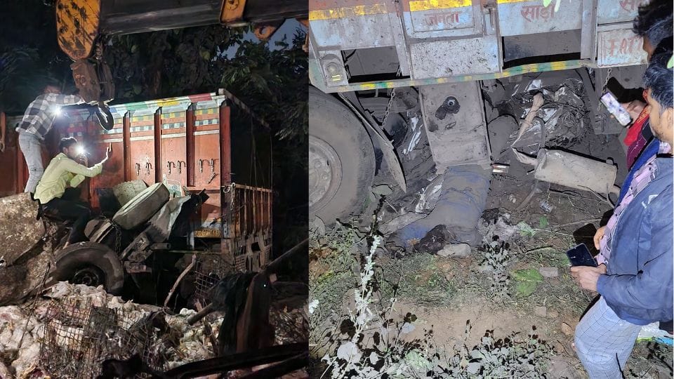 Speeding truck hits pickup loaded with chickens in Raigarh