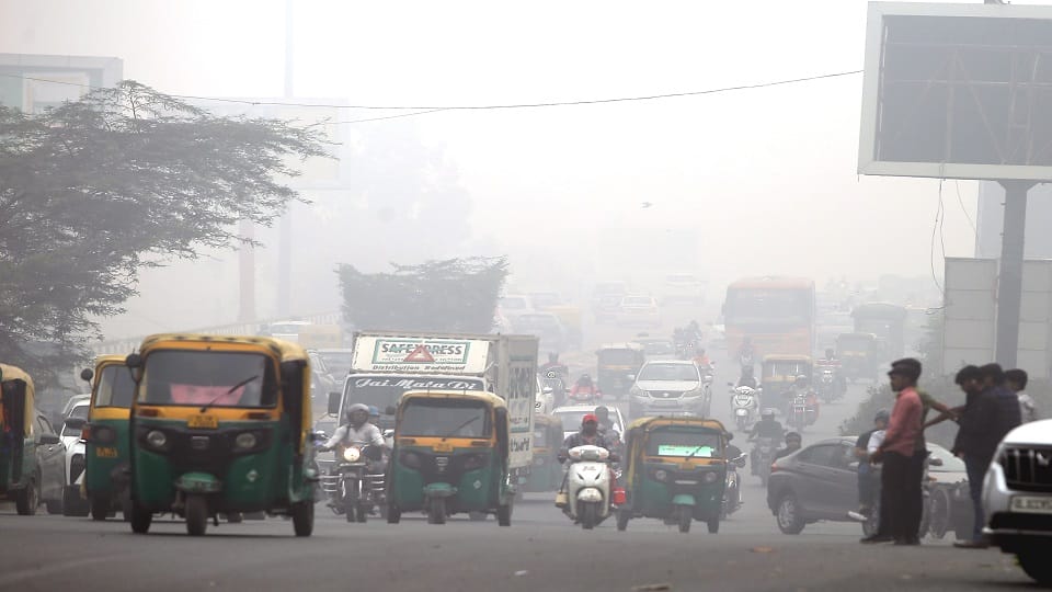 Air becomes very severe for the first time in delhi AQI 500 in 12 areas Advice to be very careful for five day