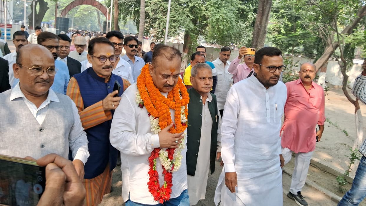 Tirhut Graduate Bypoll: Jan Suraj candidate Dr. Vinayak Gautam filed nomination, targeted opponents