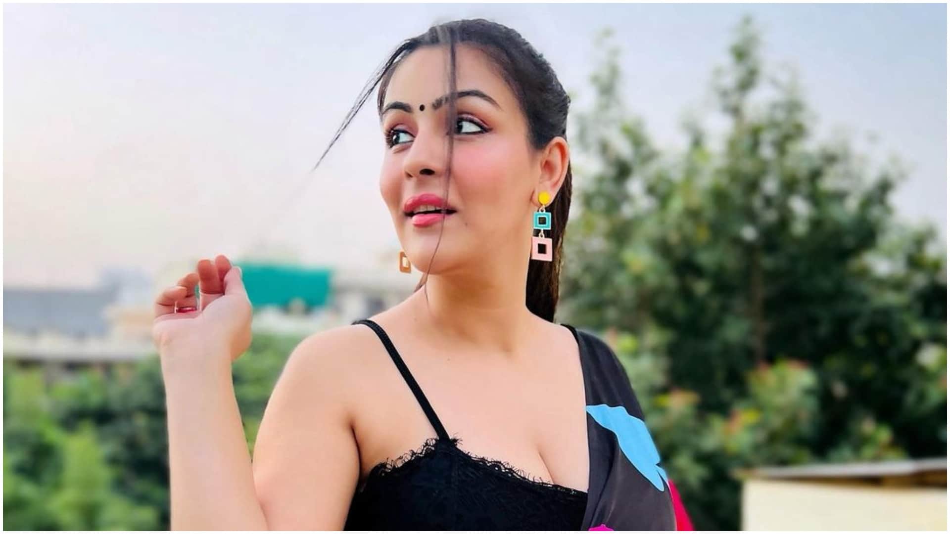 Bigg Boss 18 wild card Contestant Yamini Malhotra know about  career net worth social and relationship status