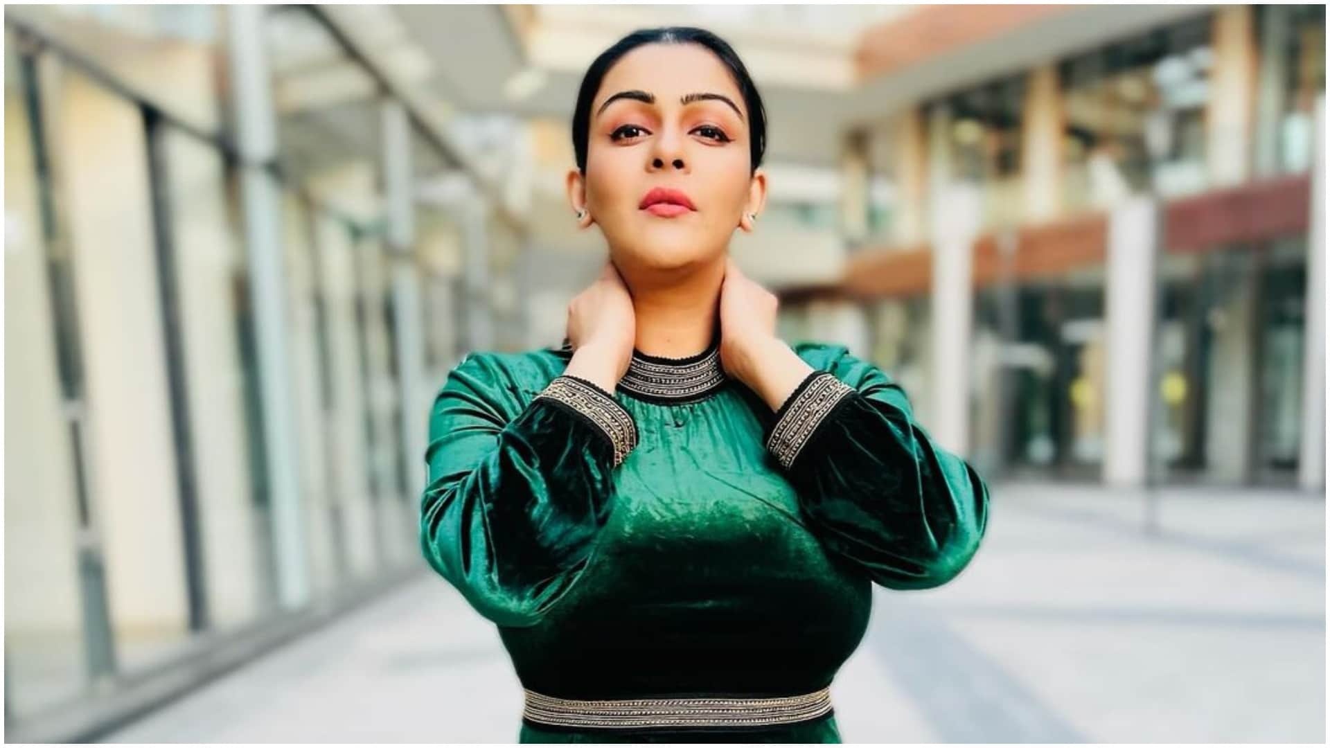 Bigg Boss 18 wild card Contestant Yamini Malhotra know about  career net worth social and relationship status
