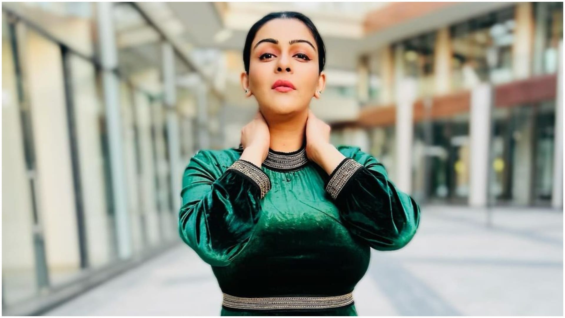 Bigg Boss 18 wild card Contestant Yamini Malhotra know about  career net worth social and relationship status