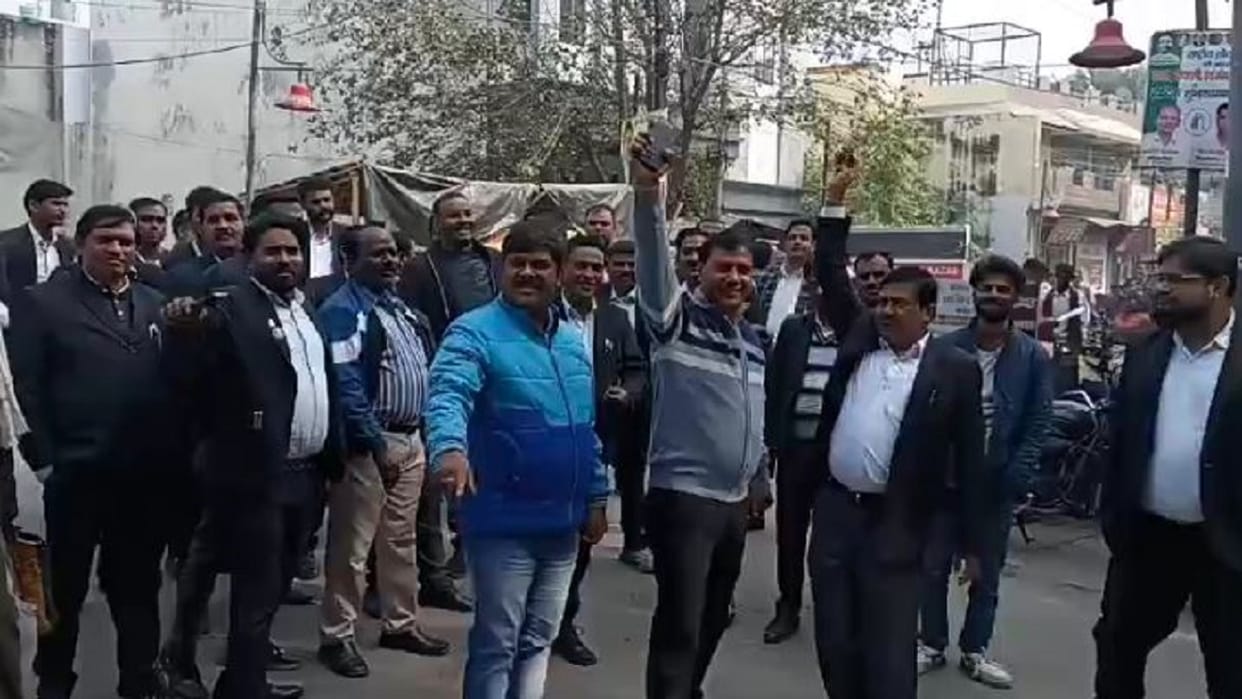 Lawyers strike continues over Ghaziabad case in bareilly