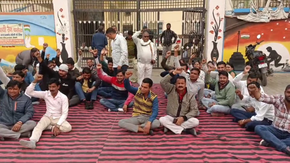Bhiwani council employee leave work and stage protest
