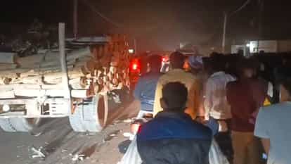Shravasti News: बाइकों की आमने-सामने भिड़ंत, एक की मौत... तीन महिलाओं सहित पांच लोग घायल; अस्पताल में भर्ती young man died while five people including three women were injured in bike collision in Shravasti