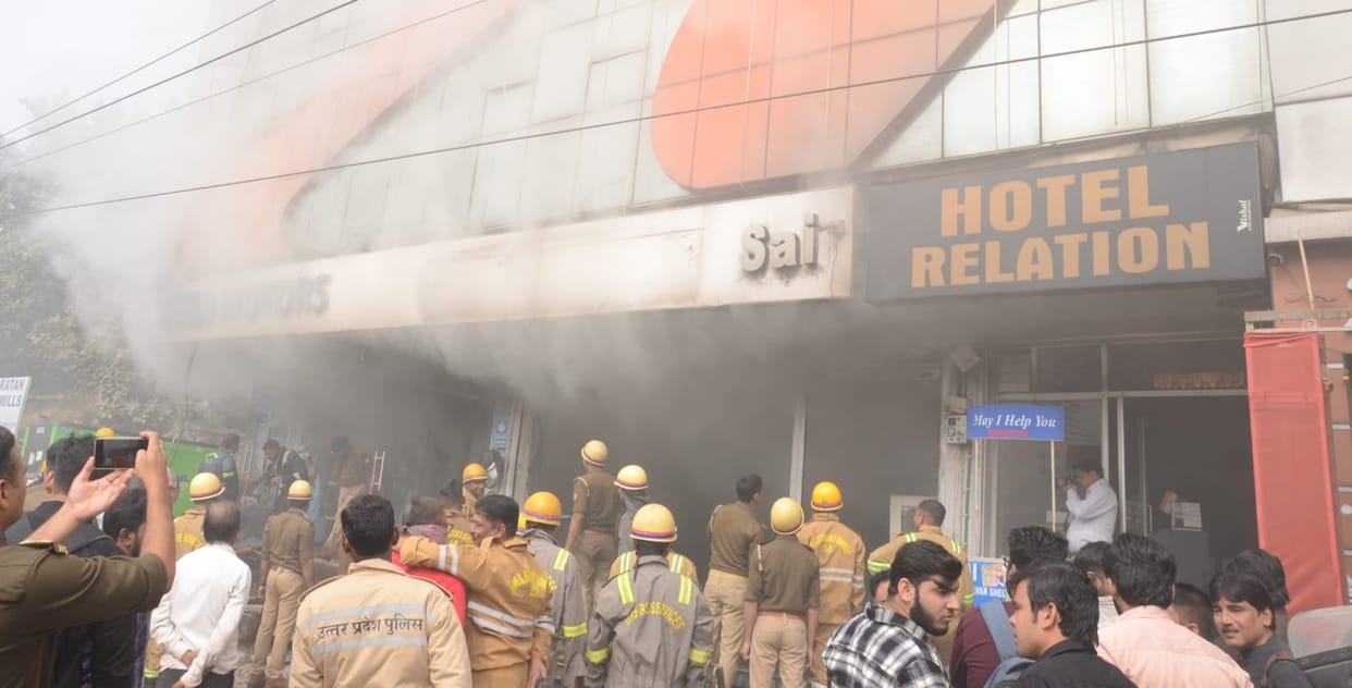 Kanpur Fire Huge fire broke out in Tata Motors showroom 10 fire engines brought it under control in two hours