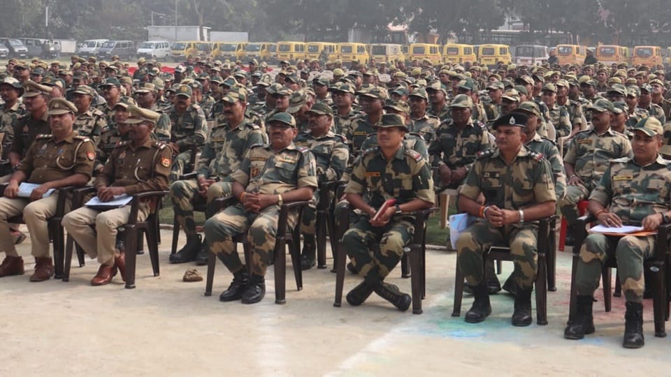 Kundarki By Election: Polling parties leave from Moradabad, fate 12 candidates be decided tomorrow