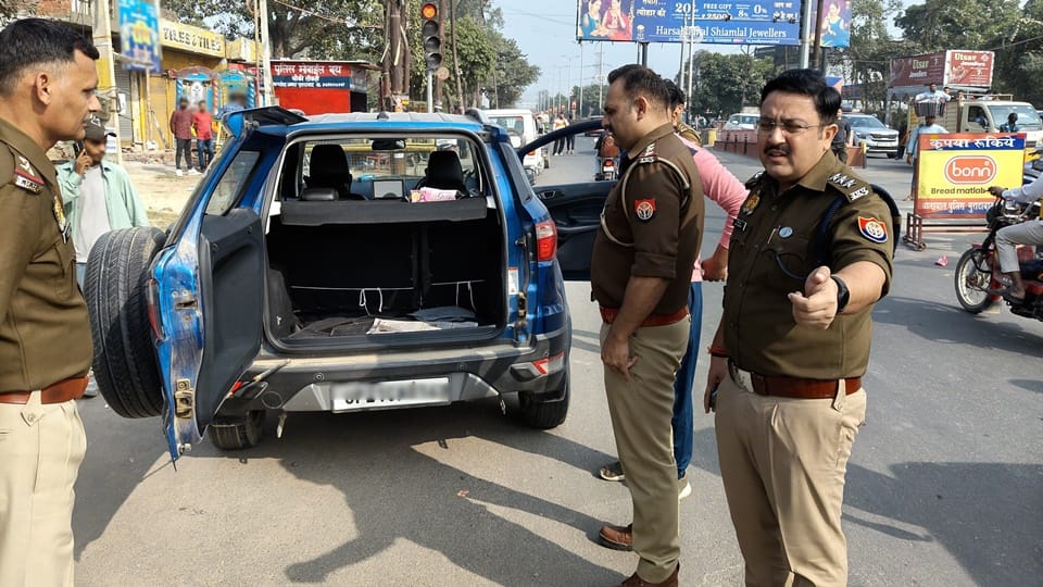 Kundarki By Election: Polling parties leave from Moradabad, fate 12 candidates be decided tomorrow