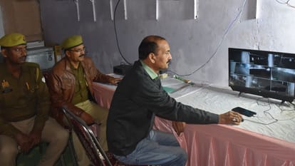 Kundarki By Election: Police outside is responsible for booth, armed forces deployed 121 sensitive centers