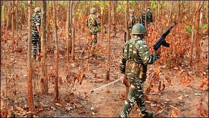 सुरक्षा कर्मियों ने झारखंड, हथियारों और गोला बारूद में माओवादियों के दो शिविरों को नष्ट कर दिया