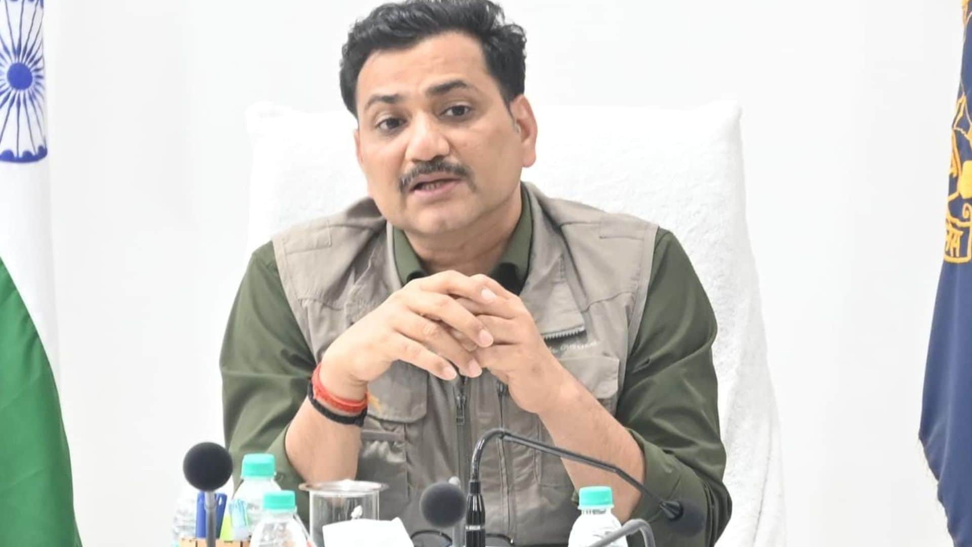 पुलिस आयुक्त मोहित अग्रवाल।