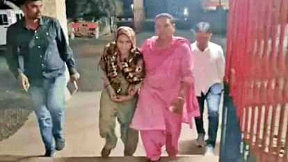 रीट पेपर लीक: तीन साल से चकमा दे रही इमरती गिरफ्तार, पिता के ढाबे में छिपी थी, ग्राहक बनकर पहुंची पुलिस Jodhpur News: Imarti Bishnoi, the absconding accused in the REET paper leak scam, arrested